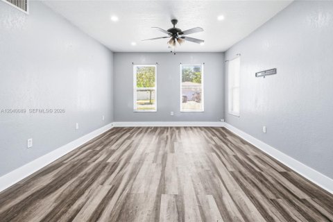 Villa ou maison à louer à Dania Beach, Floride: 2 chambres, 183.57 m2 № 2086182 - photo 5