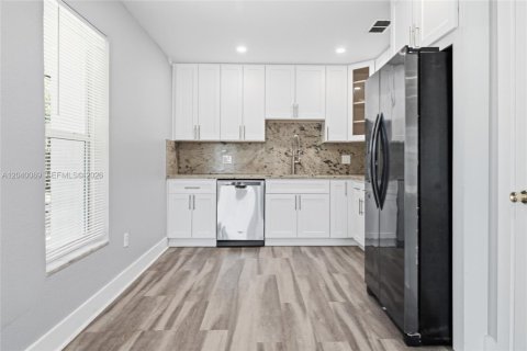 Villa ou maison à louer à Dania Beach, Floride: 2 chambres, 183.57 m2 № 2086182 - photo 10