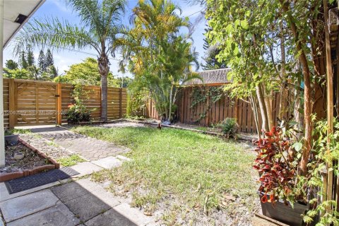Villa ou maison à louer à Dania Beach, Floride: 2 chambres, 183.57 m2 № 2086182 - photo 2