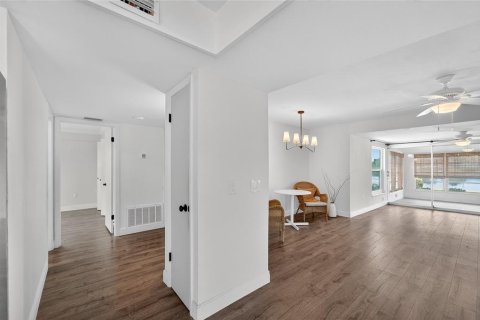 House in Sun City Center, Florida 2 bedrooms, 123.93 sq.m. № 1846805 - photo 26