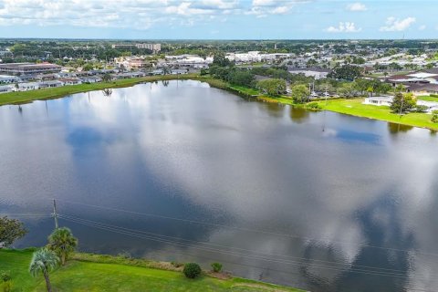House in Sun City Center, Florida 2 bedrooms, 123.93 sq.m. № 1846805 - photo 5