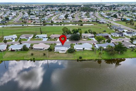 House in Sun City Center, Florida 2 bedrooms, 123.93 sq.m. № 1846805 - photo 6