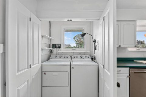 House in Sun City Center, Florida 2 bedrooms, 123.93 sq.m. № 1846805 - photo 12