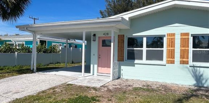 Duplex in Holmes Beach, Florida 2 bedrooms, 86.96 sq.m. № 2143780
