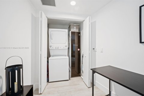 Купить кондоминиум в Майами, Флорида 1 спальня, 63.27м2, № 1832253 - фото 28