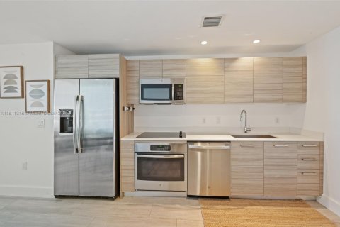 Купить кондоминиум в Майами, Флорида 1 спальня, 63.27м2, № 1832253 - фото 16