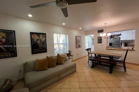 Condo in Miami Beach, Florida, 1 bedroom  № 2000223 - photo 9