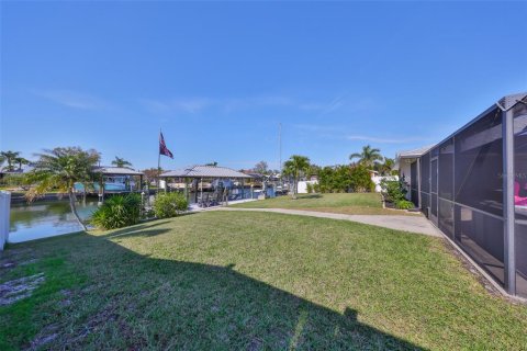 Casa en venta en Apollo Beach, Florida, 3 dormitorios, 170.01 m2 № 1510198 - foto 9