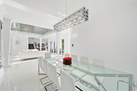 Casa en venta en North Miami Beach, Florida, 5 dormitorios, 467.02 m2 № 2188377 - foto 14