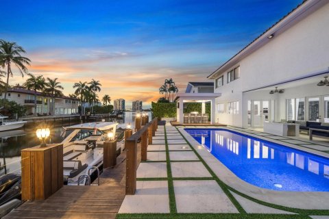 Casa en venta en North Miami Beach, Florida, 5 dormitorios, 467.02 m2 № 2188377 - foto 24