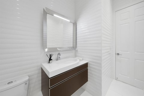 Casa en venta en North Miami Beach, Florida, 5 dormitorios, 467.02 m2 № 2188377 - foto 20