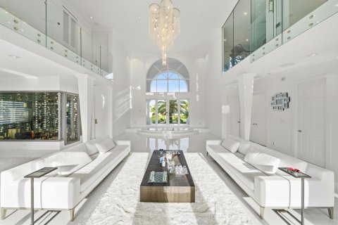Casa en venta en North Miami Beach, Florida, 5 dormitorios, 467.02 m2 № 2188377 - foto 11