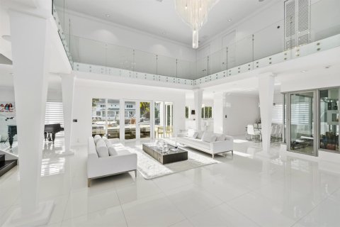Casa en venta en North Miami Beach, Florida, 5 dormitorios, 467.02 m2 № 2188377 - foto 6