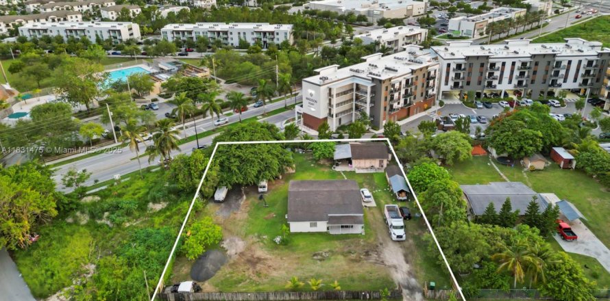 Immobilier commercial à Homestead, Floride № 1934310
