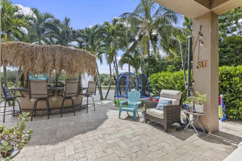 Villa ou maison à vendre à West Palm Beach, Floride: 4 chambres, 222.78 m2 № 2251955 - photo 13