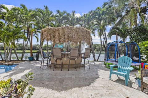 Villa ou maison à vendre à West Palm Beach, Floride: 4 chambres, 222.78 m2 № 2251955 - photo 16