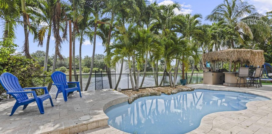 Villa ou maison à West Palm Beach, Floride 4 chambres, 222.78 m2 № 2251955