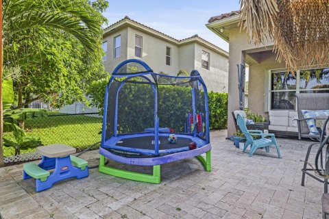 Villa ou maison à vendre à West Palm Beach, Floride: 4 chambres, 222.78 m2 № 2251955 - photo 19