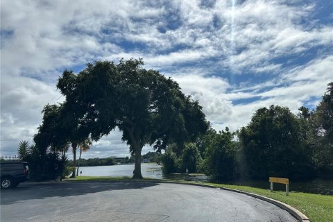 Condo in Altamonte Springs, Florida, 2 bedrooms  № 2386343 - photo 25