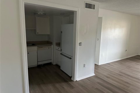 Condo in Altamonte Springs, Florida, 2 bedrooms  № 2386343 - photo 6