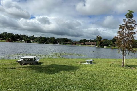 Condo in Altamonte Springs, Florida, 2 bedrooms  № 2386343 - photo 26