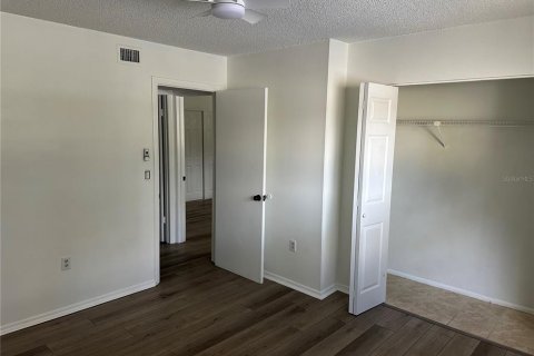 Condo in Altamonte Springs, Florida, 2 bedrooms  № 2386343 - photo 7
