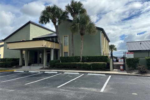 Condo in Altamonte Springs, Florida, 2 bedrooms  № 2386343 - photo 18