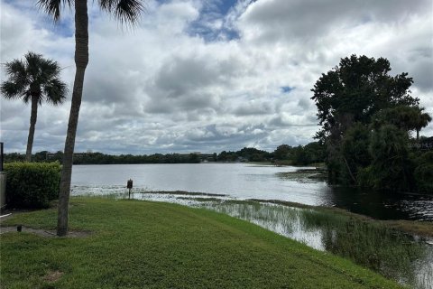 Condo in Altamonte Springs, Florida, 2 bedrooms  № 2386343 - photo 24