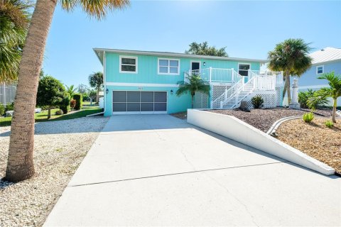 House in Englewood, Florida 3 bedrooms, 164.81 sq.m. № 2391230 - photo 4