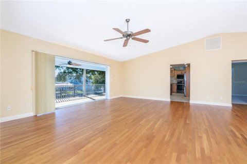 House in Englewood, Florida 3 bedrooms, 164.81 sq.m. № 2391230 - photo 11