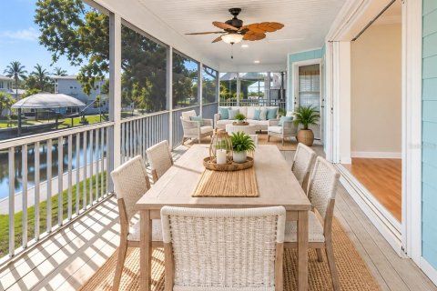 House in Englewood, Florida 3 bedrooms, 164.81 sq.m. № 2391230 - photo 13