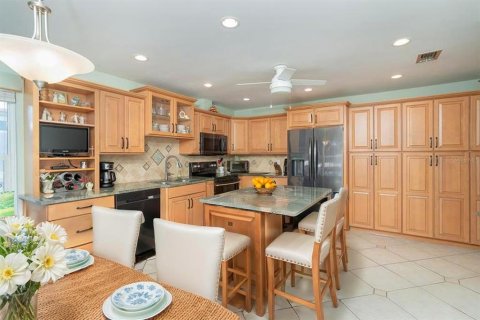 House in Englewood, Florida 3 bedrooms, 164.81 sq.m. № 2391230 - photo 16