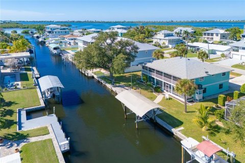 House in Englewood, Florida 3 bedrooms, 164.81 sq.m. № 2391230 - photo 6