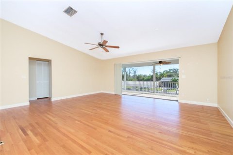 House in Englewood, Florida 3 bedrooms, 164.81 sq.m. № 2391230 - photo 10