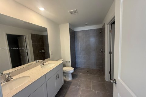 Casa en alquiler en Fort Myers, Florida, 3 dormitorios № 1920101 - foto 10