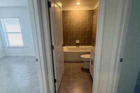 Casa en alquiler en Fort Myers, Florida, 3 dormitorios № 1920101 - foto 8