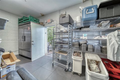 Propiedad comercial en venta en North Miami, Florida № 1694358 - foto 14