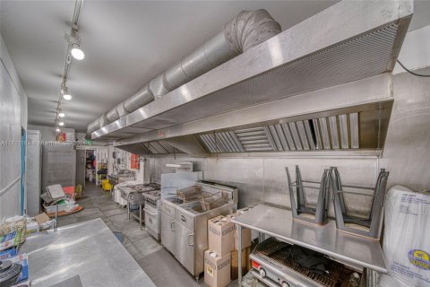 Propiedad comercial en venta en North Miami, Florida № 1694358 - foto 29