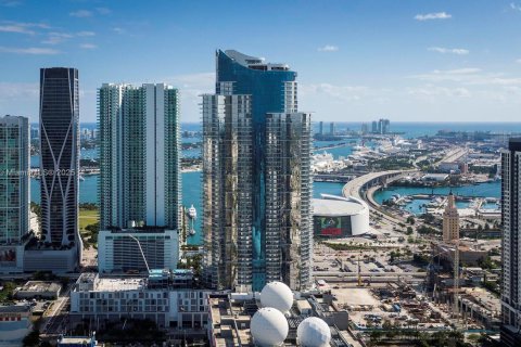 Кондоминиум с 2 спальнями в Майами, Флорида № 2013194