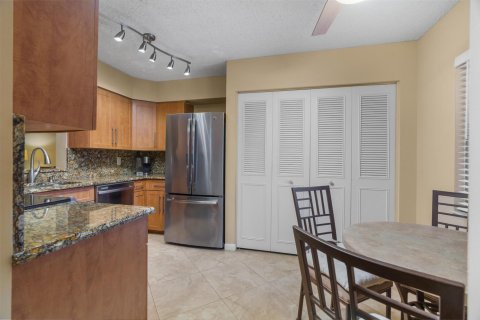 Condo in Delray Beach, Florida, 2 bedrooms  № 2183437 - photo 7