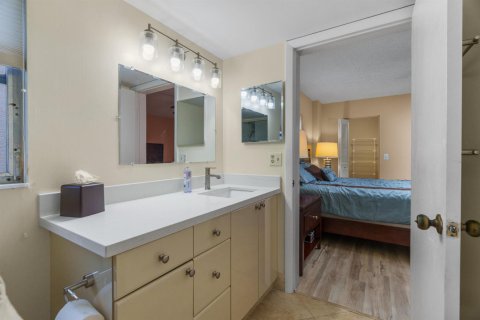 Condo in Delray Beach, Florida, 2 bedrooms  № 2183437 - photo 21