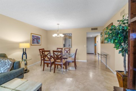 Condo in Delray Beach, Florida, 2 bedrooms  № 2183437 - photo 14