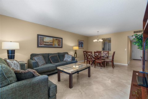 Condo in Delray Beach, Florida, 2 bedrooms  № 2183437 - photo 3