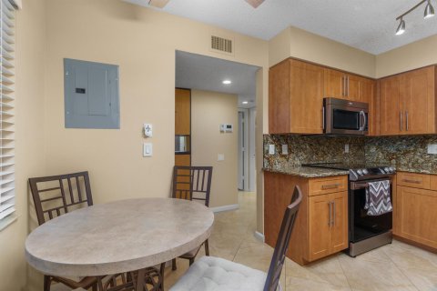 Condo in Delray Beach, Florida, 2 bedrooms  № 2183437 - photo 9