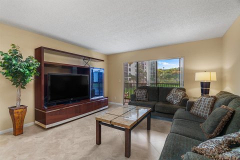 Condo in Delray Beach, Florida, 2 bedrooms  № 2183437 - photo 13