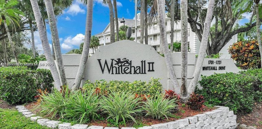 Кондоминиум с 2 спальнями в Дейви, Флорида № 1951405