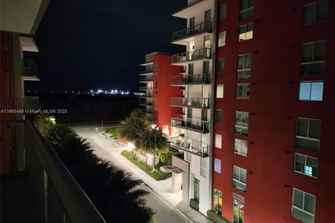 Condo in Doral, Florida, 3 bedrooms  № 1703341 - photo 23