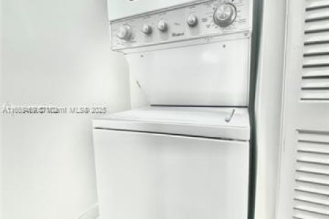 Condo in Doral, Florida, 3 bedrooms  № 1703341 - photo 9