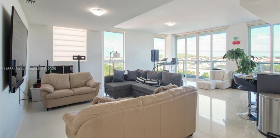 Condo in Doral, Florida, 3 bedrooms № 1703341