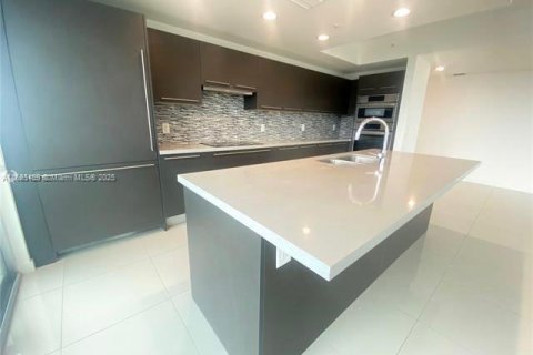 Condo in Doral, Florida, 3 bedrooms  № 1703341 - photo 5